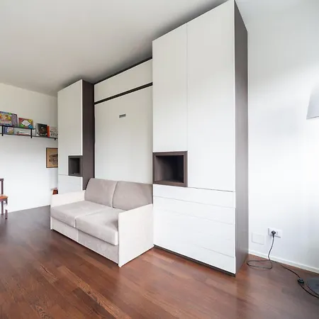 Charming & Bright Near Milan's Fashion District 公寓式酒店 4*