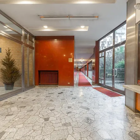 Charming & Bright Near Milan's Fashion District 4* Milano