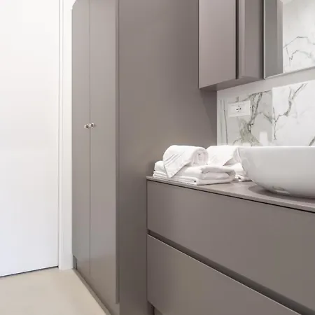 公寓式酒店 Charming & Bright Near Milan's Fashion District 米兰