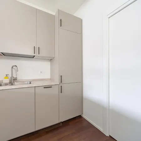 公寓式酒店 Charming & Bright Near Milan's Fashion District 4*
