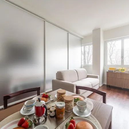 Charming & Bright Near Milan's Fashion District 公寓式酒店 4*