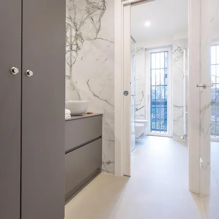 Charming & Bright Near Milan's Fashion District 4* 米兰