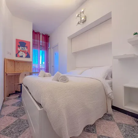 Spacious With Romantic Balcony And 2 Bathrooms Apartment Milan