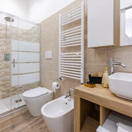 Jonathan - Citta Studi & Porta Venezia - *