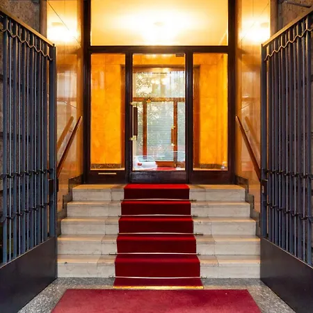 Luxury Flat - Wifi, Ac, Walk To Brera & Duomo * ميلان