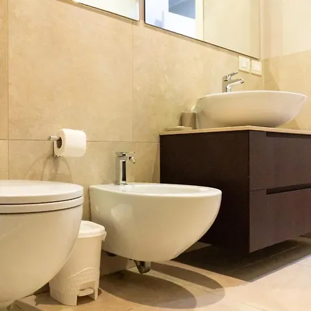 Luxury Flat - Wifi, Ac, Walk To Brera & Duomo شقة