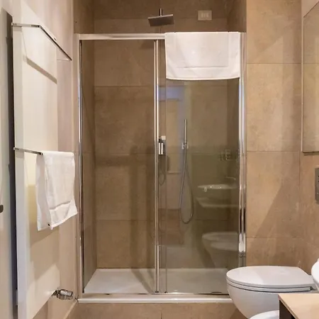 شقة Luxury Flat - Wifi, Ac, Walk To Brera & Duomo ميلان