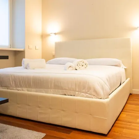 Luxury Flat - Wifi, Ac, Walk To Brera & Duomo شقة
