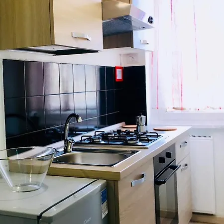Apartment With Balcony And View Close To The Yellow Metro City *