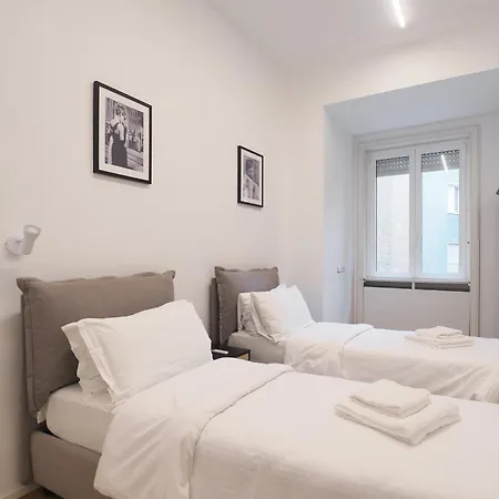 Lägenhet Missori Luxury Milano