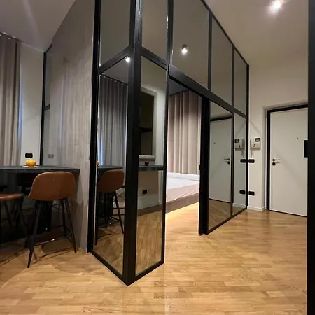 Brera Superior Near Duomo * Mediolan