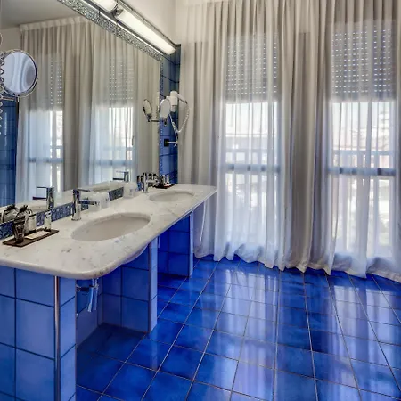 Otel Raffaello 4*
