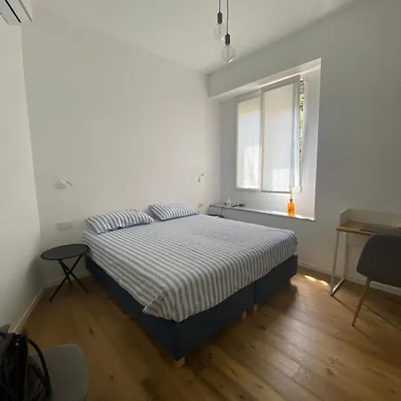 Visconti Di Modrone 18 * Mediolan