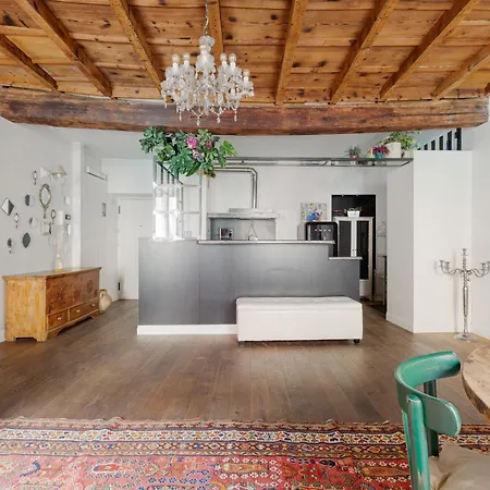 Brera - Castello - Ampio Bilocale Centro Daire