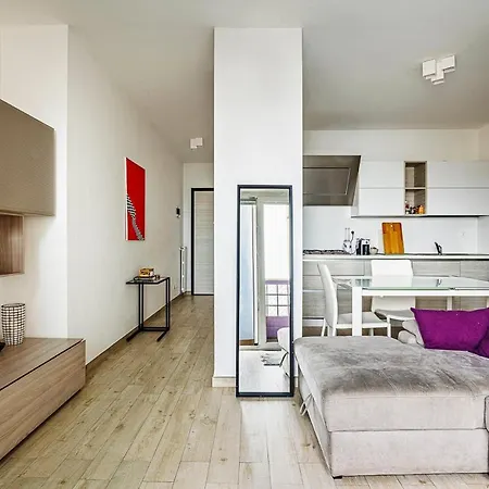 Brand New 1 Bedroom In Navigli Area Διαμέρισμα *