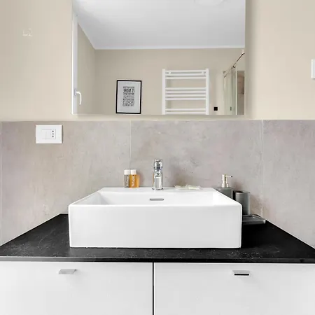 Living With Terrace & Garage By Ndp Rent アパート ミラノ