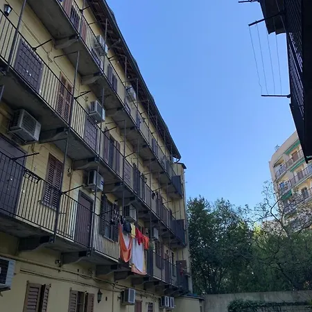 Torricelli 10 Apartment *