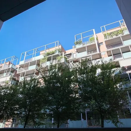 Luminoso Con Ampio Terrazzo A 10 Minuti Dalla Metro 米兰