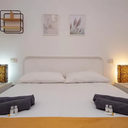 Lovely Two-room In Loreto Apartmán *