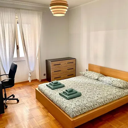 Apartment Downtown Chic - Quiet Retreat With Free Wifi & Air Conditioning *