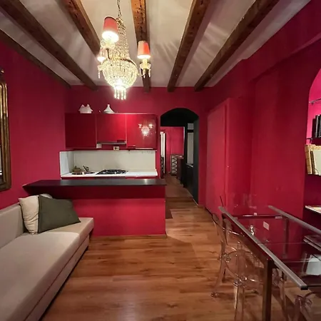 La Vie En Rouge - Porta Venezia Apartmán