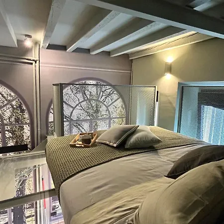 דירה Tree House - Stylish Loft In The Heart Of מילאנו