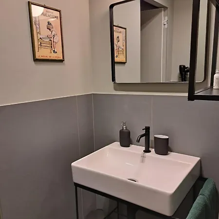 Tree House - Stylish Loft In The Heart Of דירה מילאנו