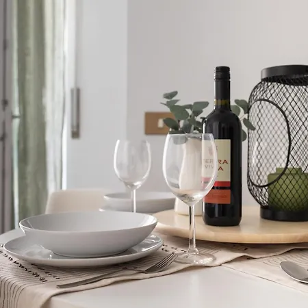 8 Min Dalla Metro Casa Elegante Con Netflix E Wifi *