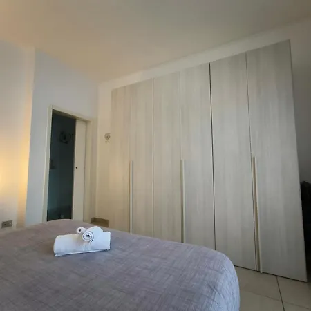 Portello Flat With Balcony Apartman