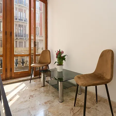 Vintage House - 2 Minutes Walk From Station Appartement *