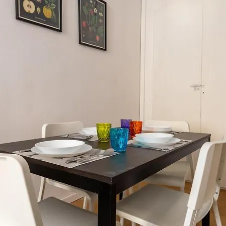 Stradivari - - By Host4u Apartamento