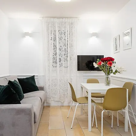 Classbnb - Just A 5 Minute Walk From Piazza Duomo アパート *