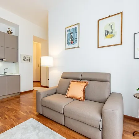 Luxury, Modern & Charming Near Station Mediolan