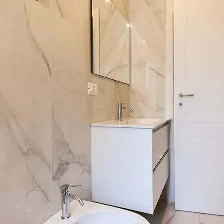 Apartament Youhosty - Gioia Tower View