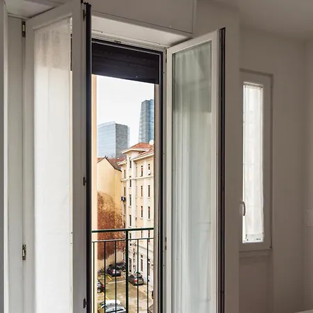 Youhosty - Gioia Tower View Apartament Mediolan
