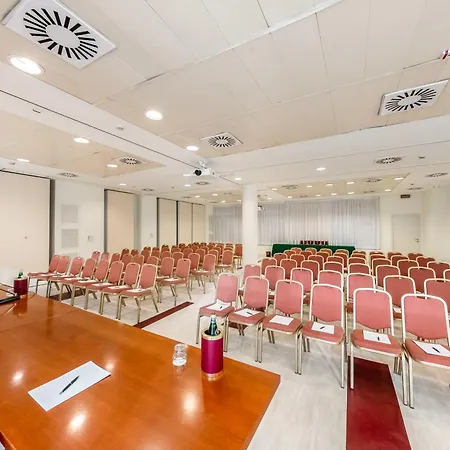 纳维吉利艺术酒店