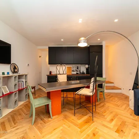 Nivola House, Bilocale Su Tre Livelli E Terrazzo