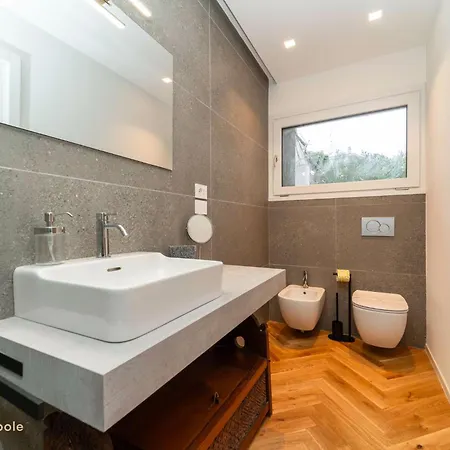 Nivola House, Bilocale Su Tre Livelli E Terrazzo *