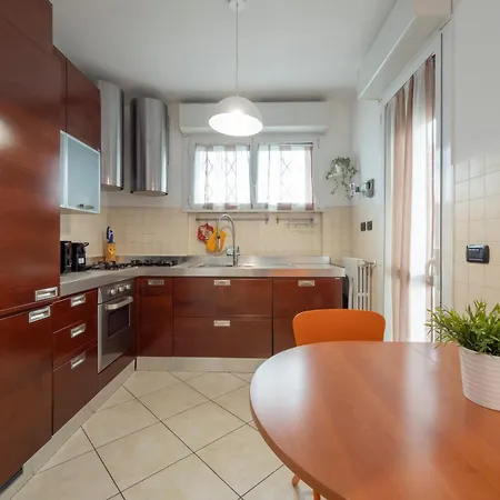 I Host - Savona 127 * ミラノ