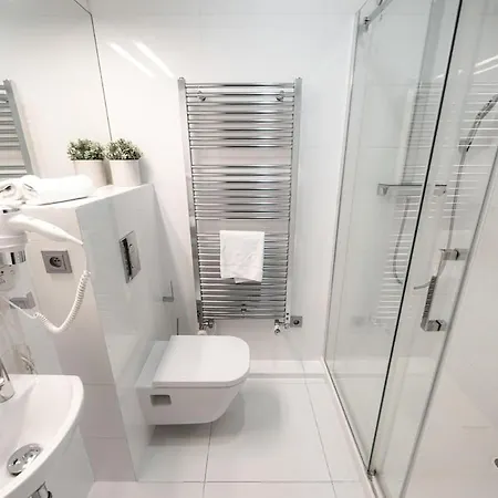 Near Duomo 4bedrooms * ميلان