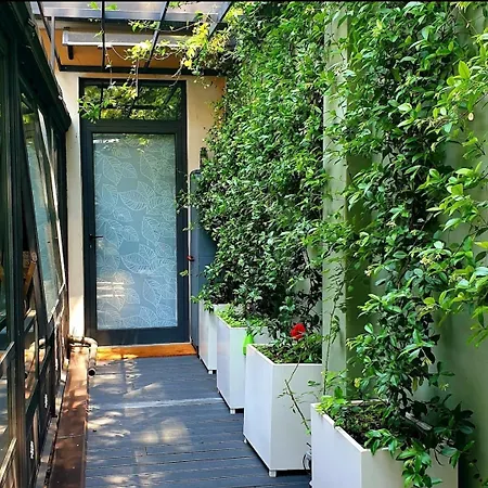 Jasmine Garden Apartman *