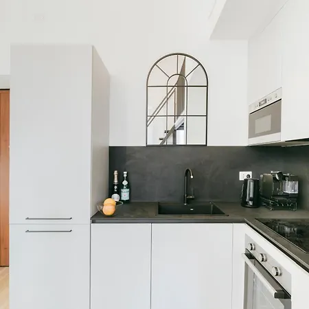 Daire Casa In Palazzo Liberty - E Ben Collegato