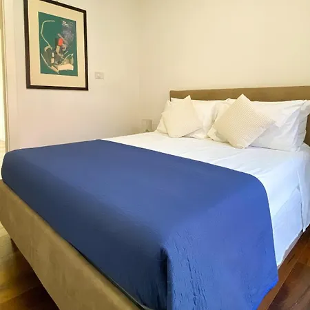 Corti Segrete - Centro 4* Milano