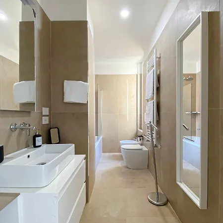 Lägenhetshotell Corti Segrete - Centro 4*