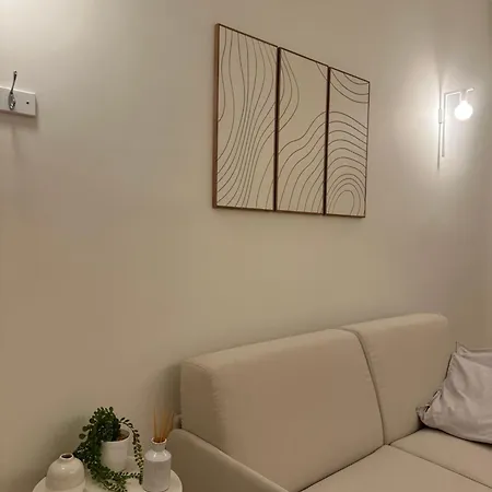 아파트 Duomo Private With Wi-fi Just Steps From The Duomo Demetra