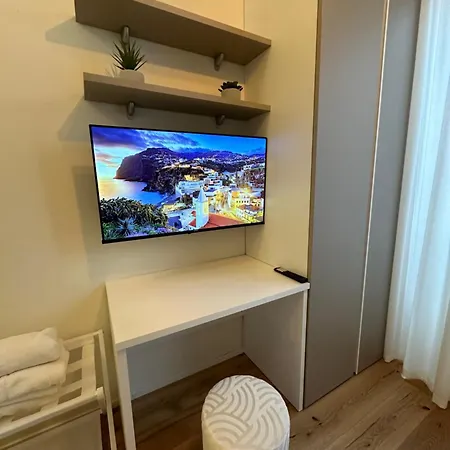 Duomo Private With Wi-fi Just Steps From The Duomo Demetra 아파트