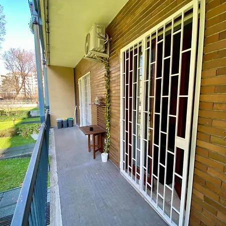 Guesthost - M1 Gambara Balcony Appartement