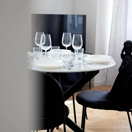 Duomo Imperial Suits - Modern And Comfortable * Milán