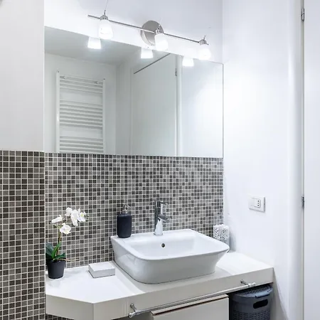 Porta Romana-duomo- Design Loft Apartman