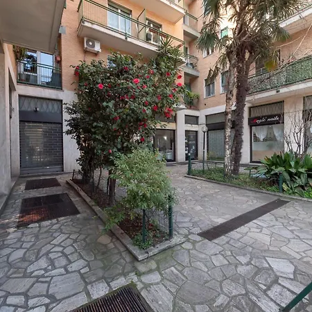 Close To The M3 Metro